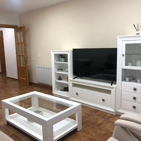 Piso Nuevo Plaza De La Constitucion Sta Cruz De La Zarza Appartement Santa Cruz de la Zarza Buitenkant foto